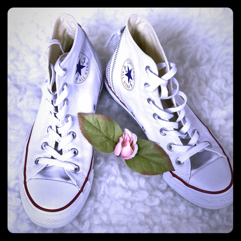 Women’s Converse Hightops Size 8